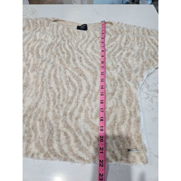 Abercrombie & Fitch Size Small Beige Tan Zebra Print Sweater Animal Scoop Neck - Picture 8 of 10